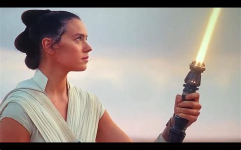 warum hat rey ein gelbes lichtschwert|Rey’s Lightsaber: Skywalker Legacy & Facts